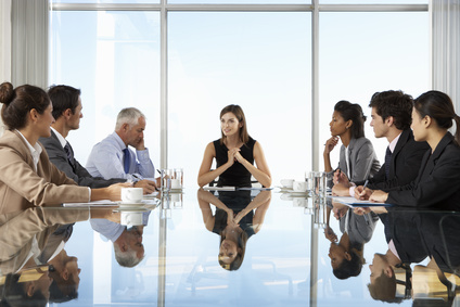 Consultants, entrepreneurs et femmes d'affaires en réunion