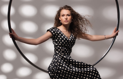 Femme dans sa robe à pois