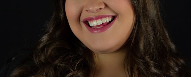 portrait femme ronde relookée